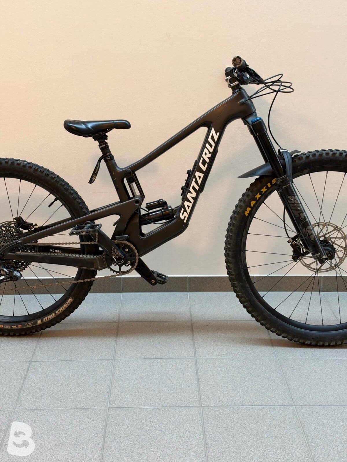 Santa Cruz NOMAD R / Carbon C 2023