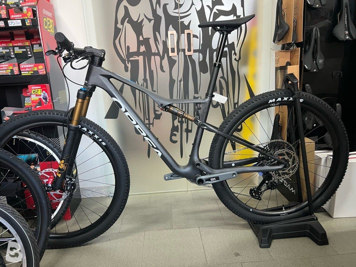 Orbea Oiz M-10 AXS Cockpit Integrato 2026