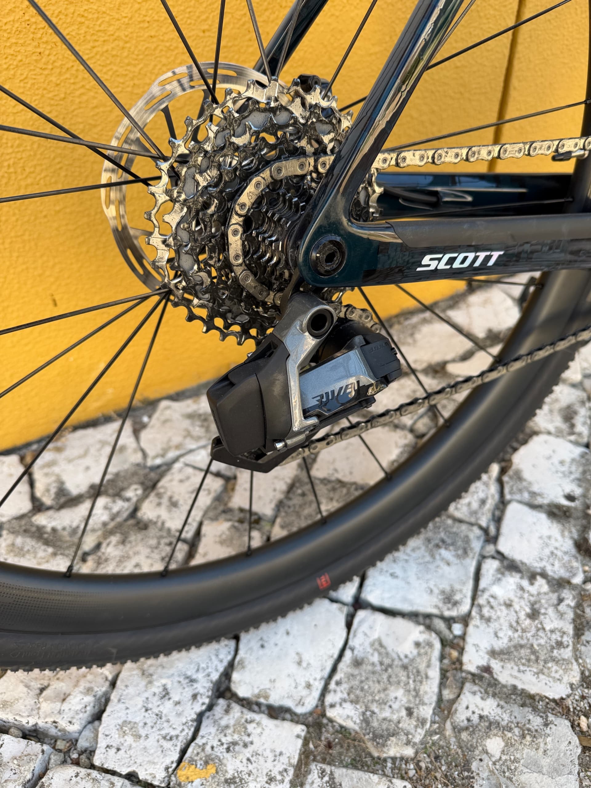 Scott Addict Gravel 20 disc 2025
