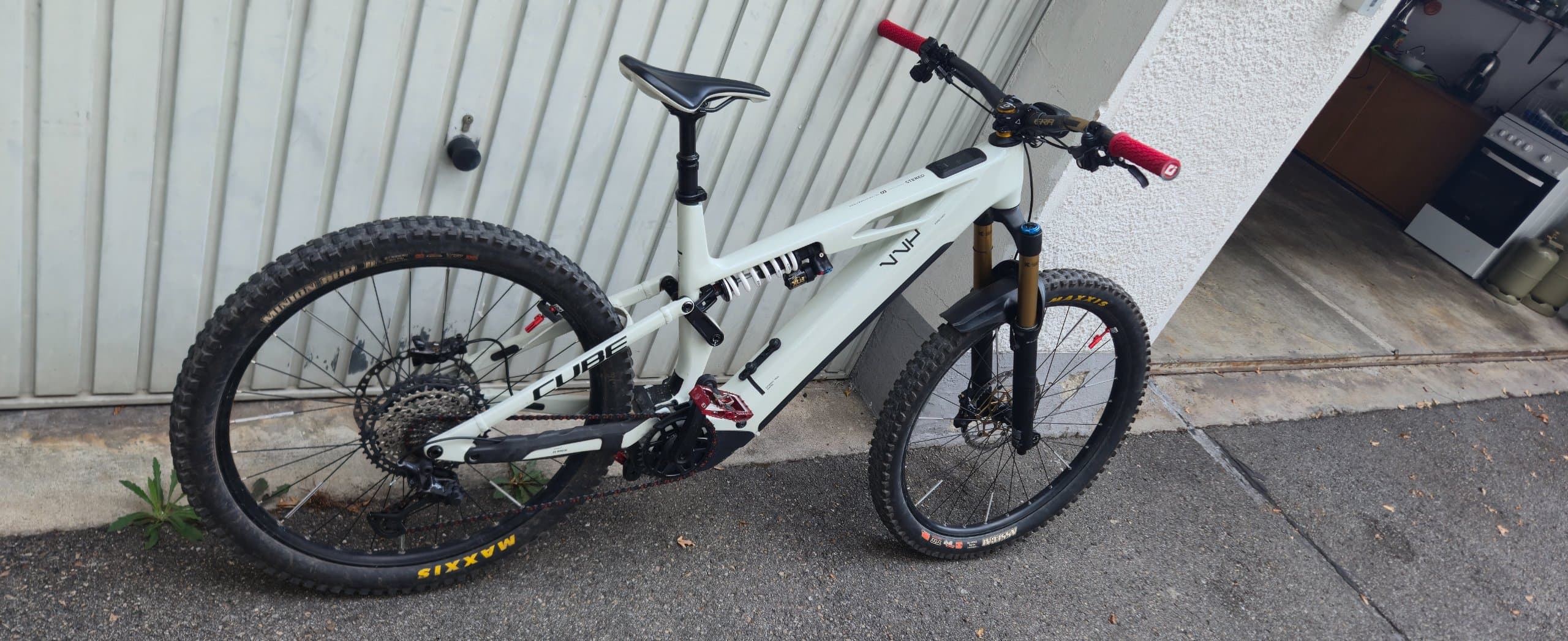 Cube Stereo hybird one 77 custom 2025