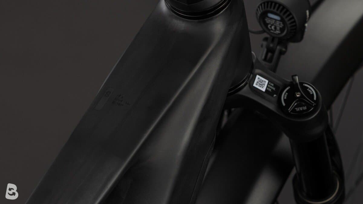 Cube Kathmandu Hybrid ONE11 HPC SLT 800 carbon´n´silverdust 2027