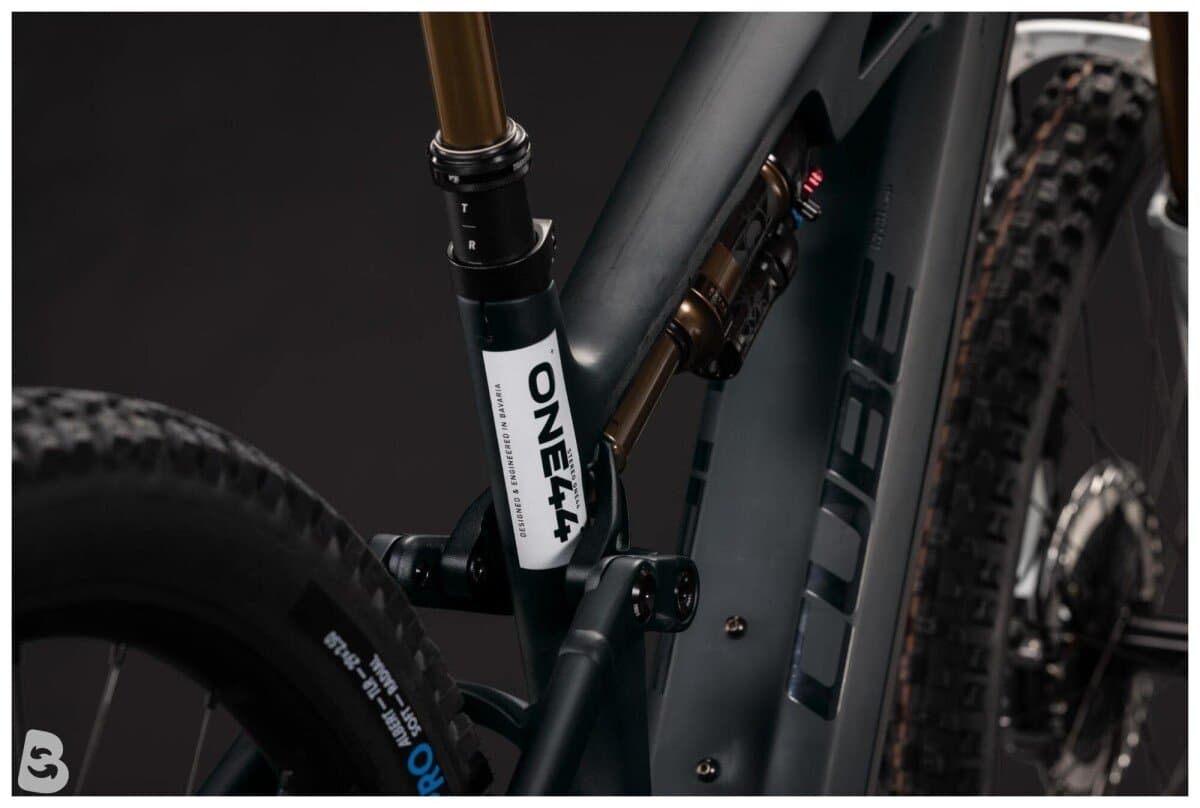 Cube Stereo Hybrid ONE44 HPC AT 800 carbon´n´white 2027