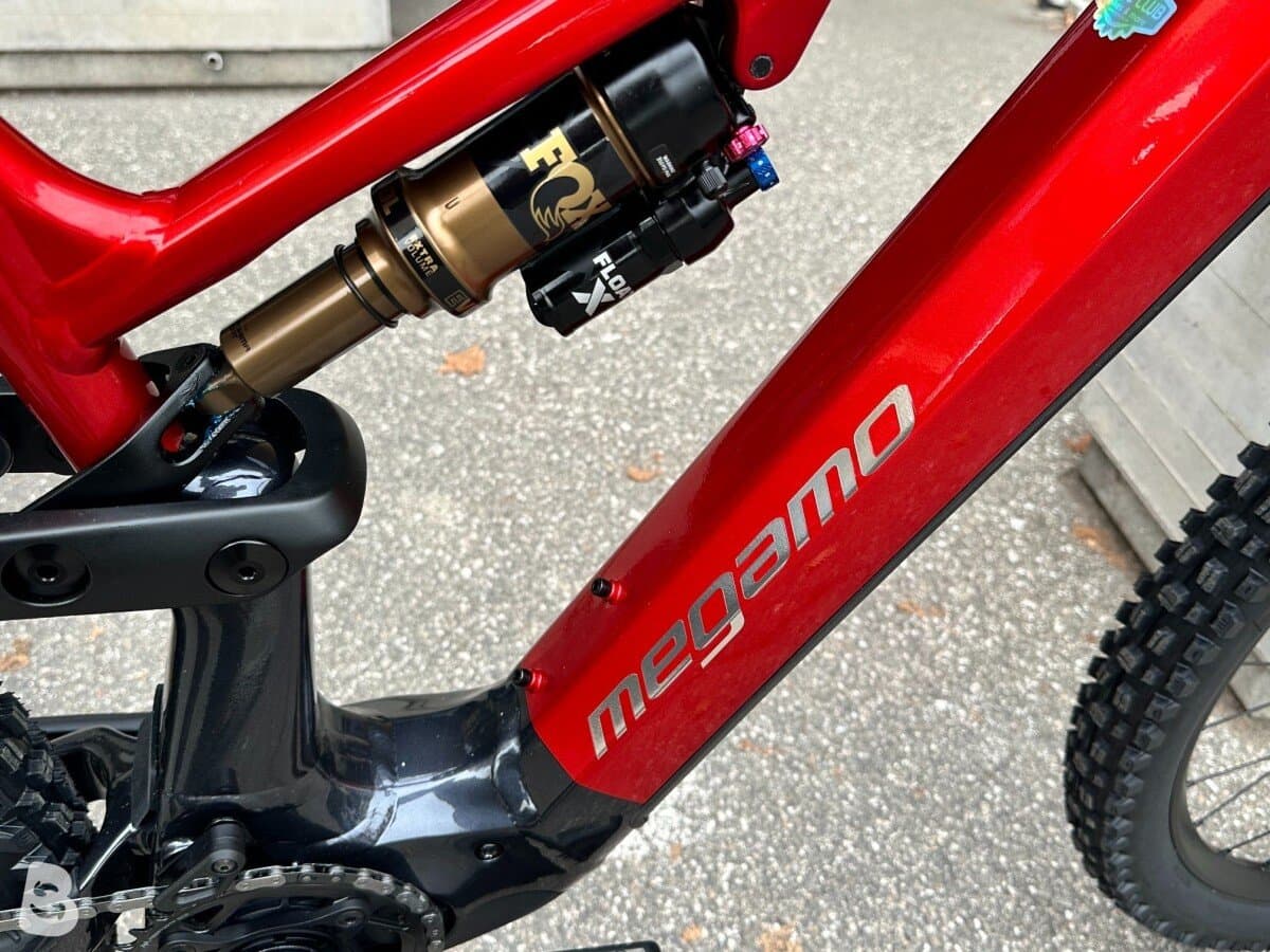 Megamo RYAL 03 AXS 2027 800wh 2027