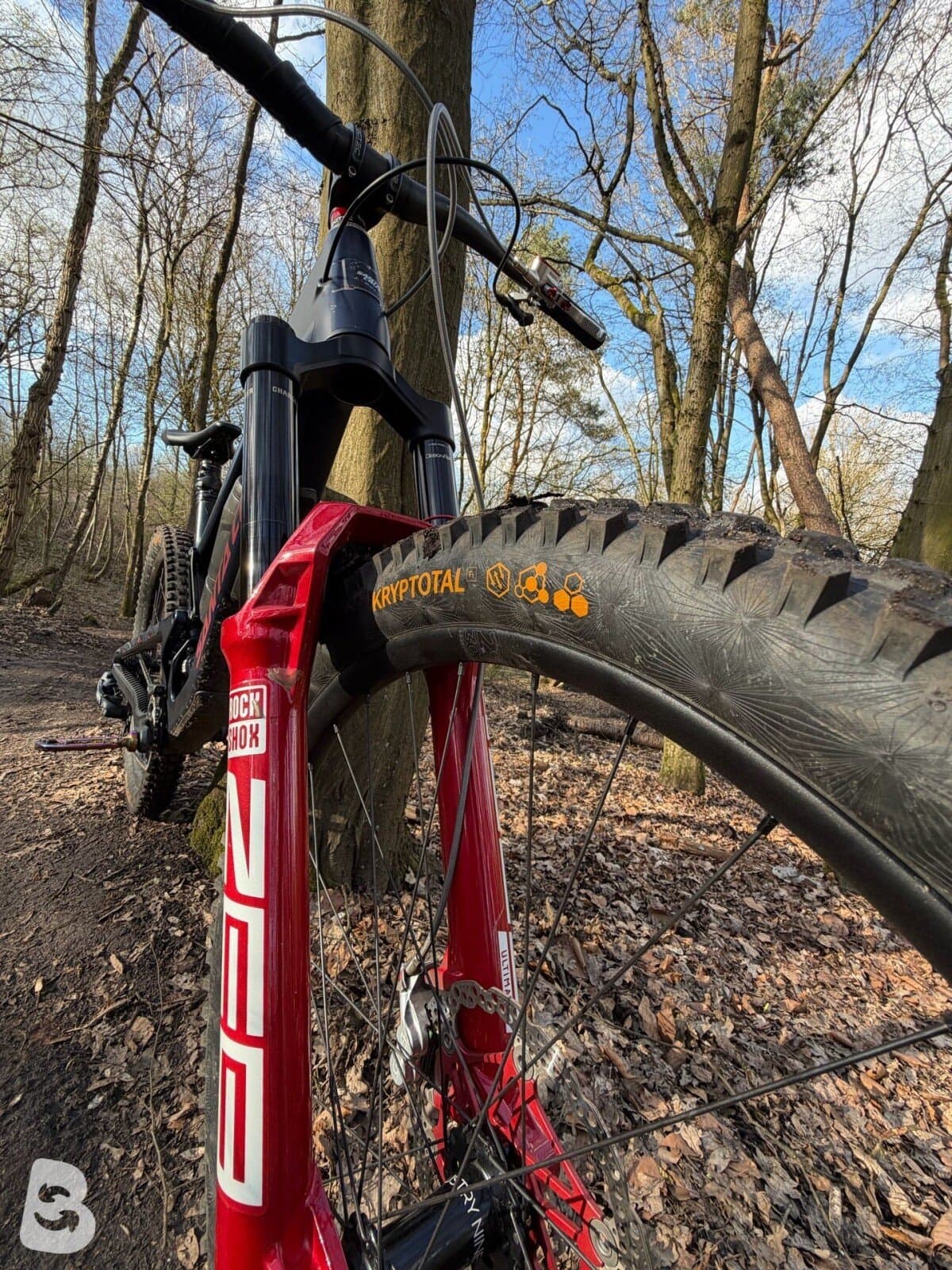 Santa Cruz Nomad V6 2024