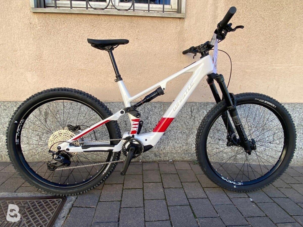 Whistle AXR RC6.7 2027