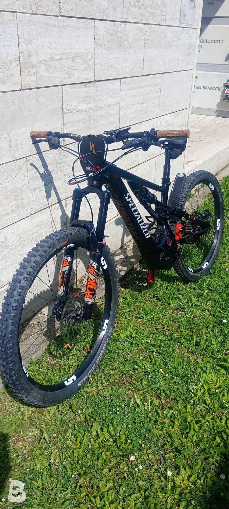 Specialized Halloy Turbo Levo 2022