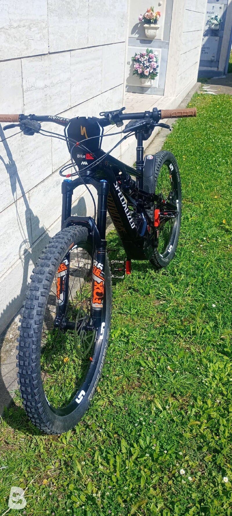 Specialized Halloy Turbo Levo 2022
