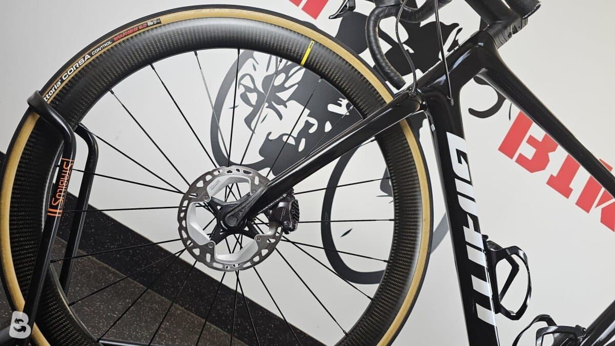 Giant tcr advanced 0 disc ultegra di2 + carbon wheels Mavic 2023