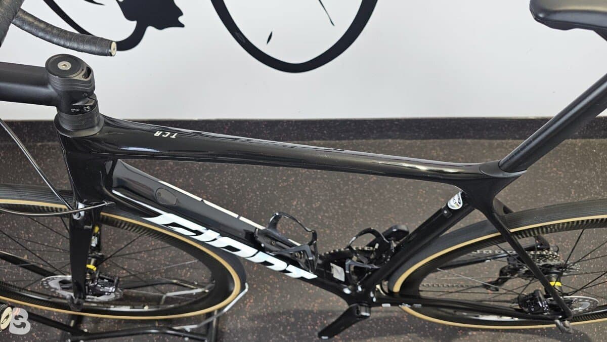 Giant tcr advanced 0 disc ultegra di2 + carbon wheels Mavic 2023