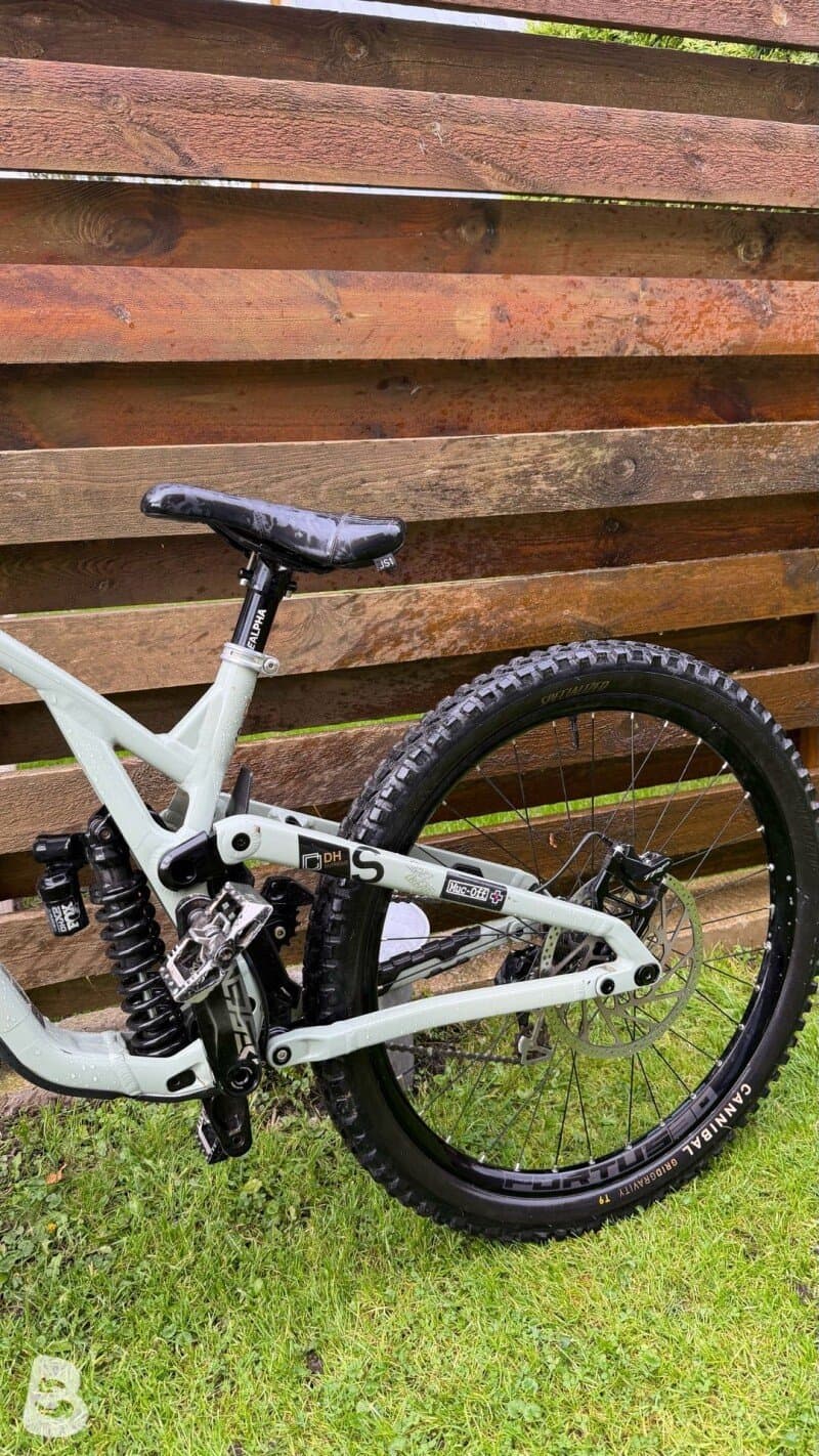 Commencal Commencal Supreme Dh V5 2024