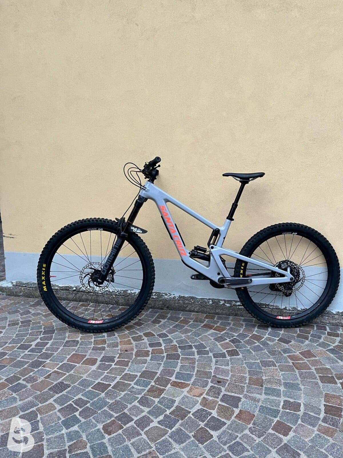 Santa Cruz NOMAD S / Carbon C 2023