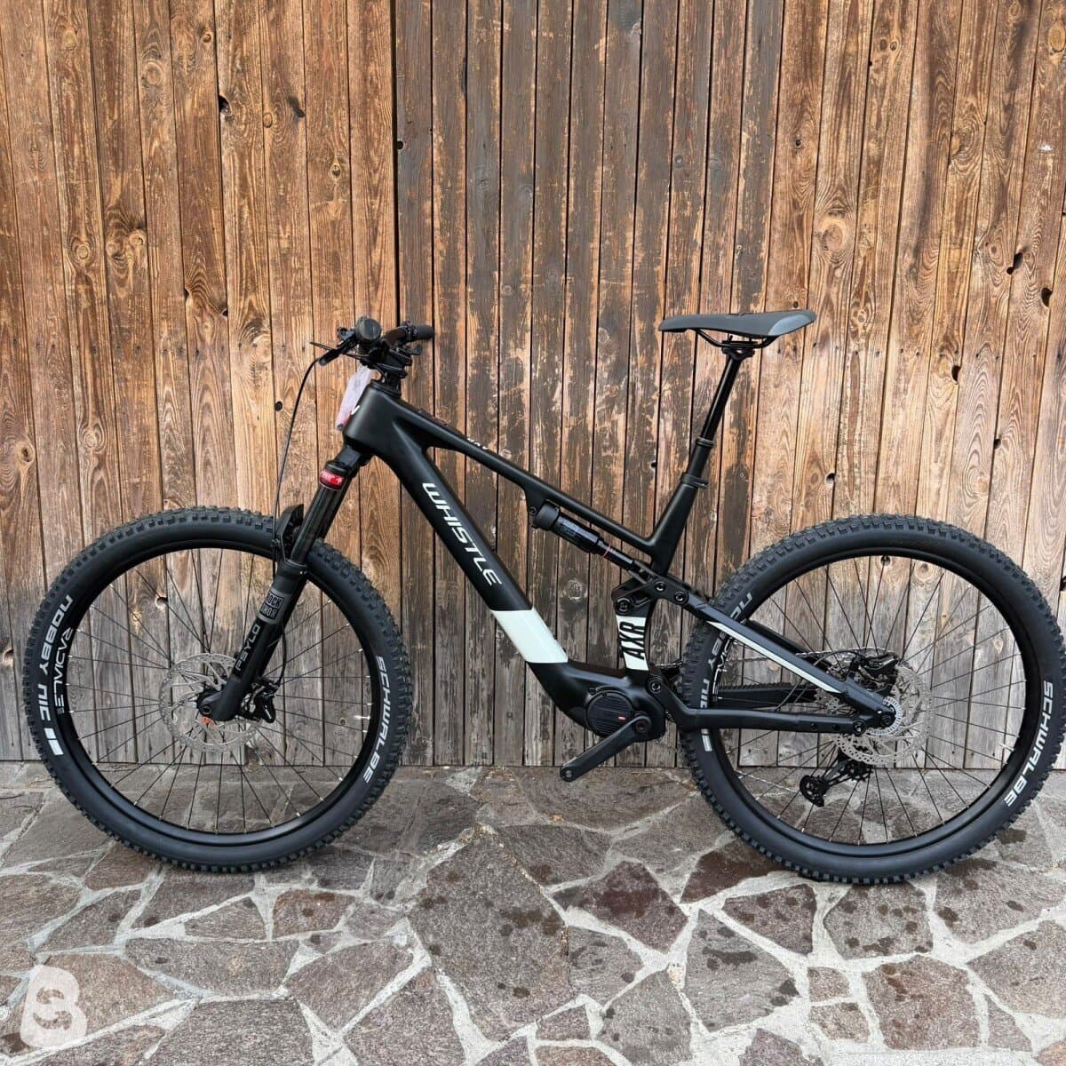 Whistle AXR CA 5.6 2027