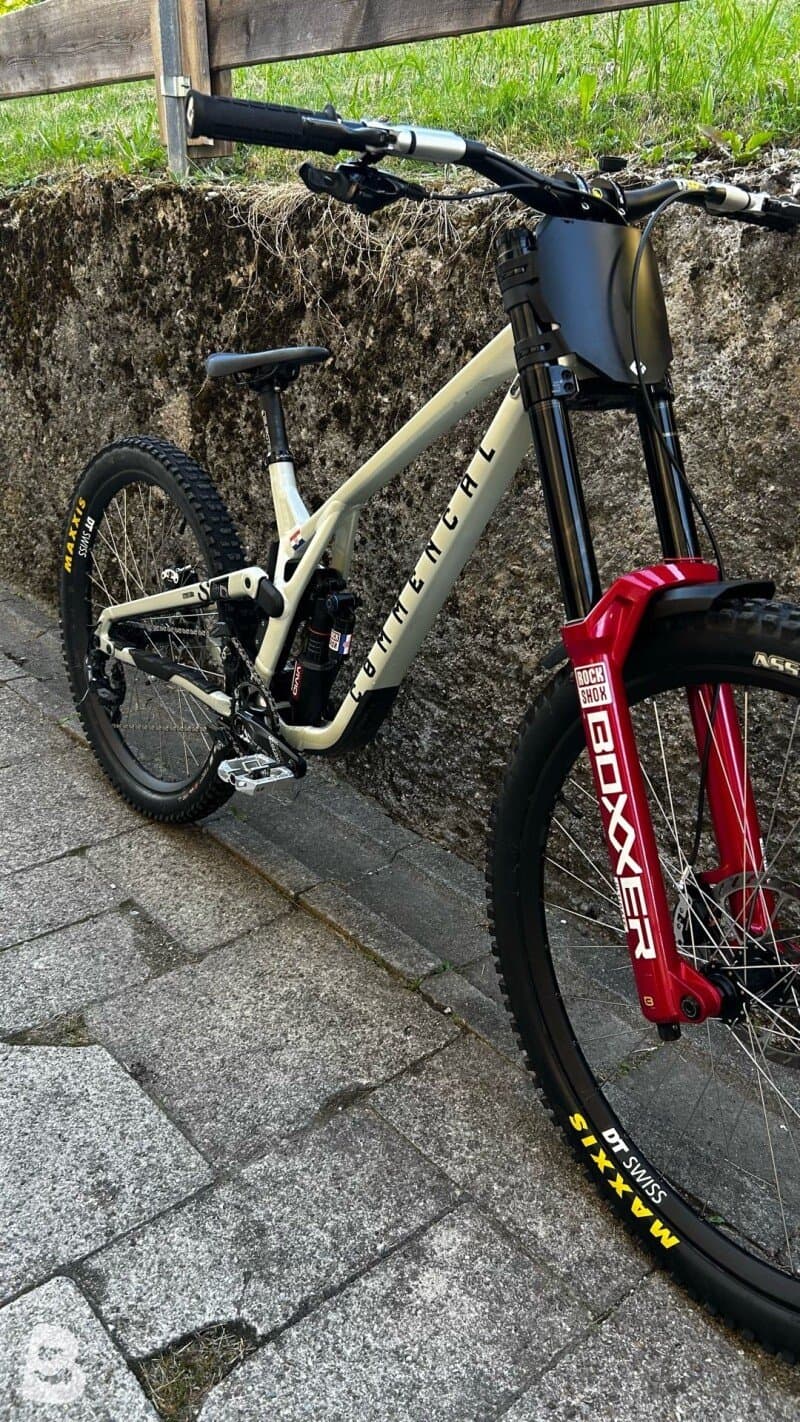 Commencal Supreme V5 2025