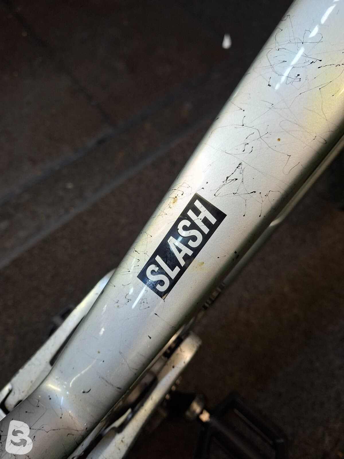 Trek Slash 9.8 XT Gen 6 2024