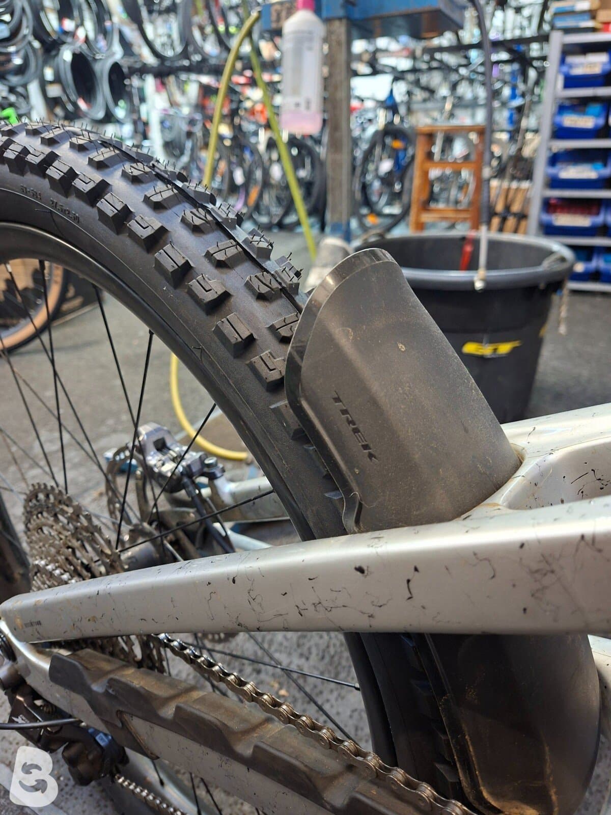 Trek Slash 9.8 XT Gen 6 2024