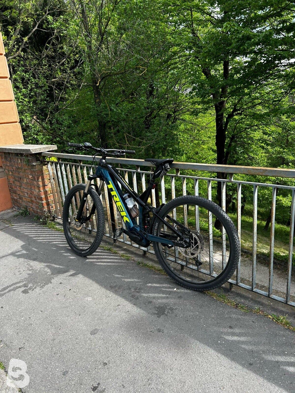 Trek Powerfly FS 4 2021
