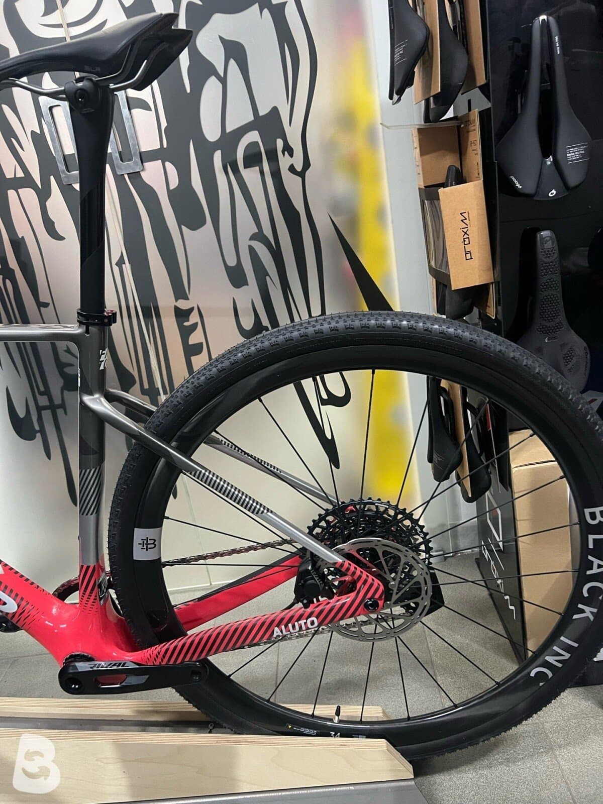Factor Aluto Sram Rival Xplr 13v 2027