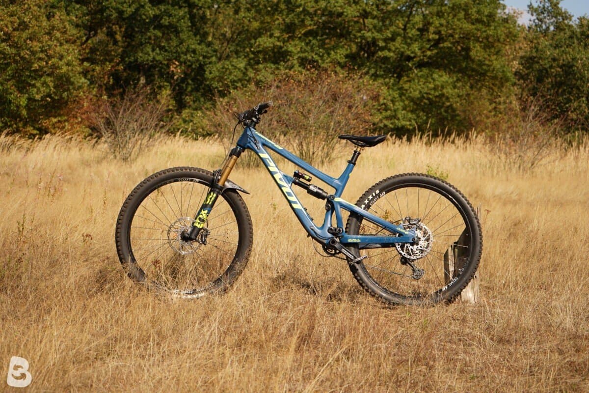 Pivot Firebird 29 Pro XT/XTR w/ Carbon Wheels 2021