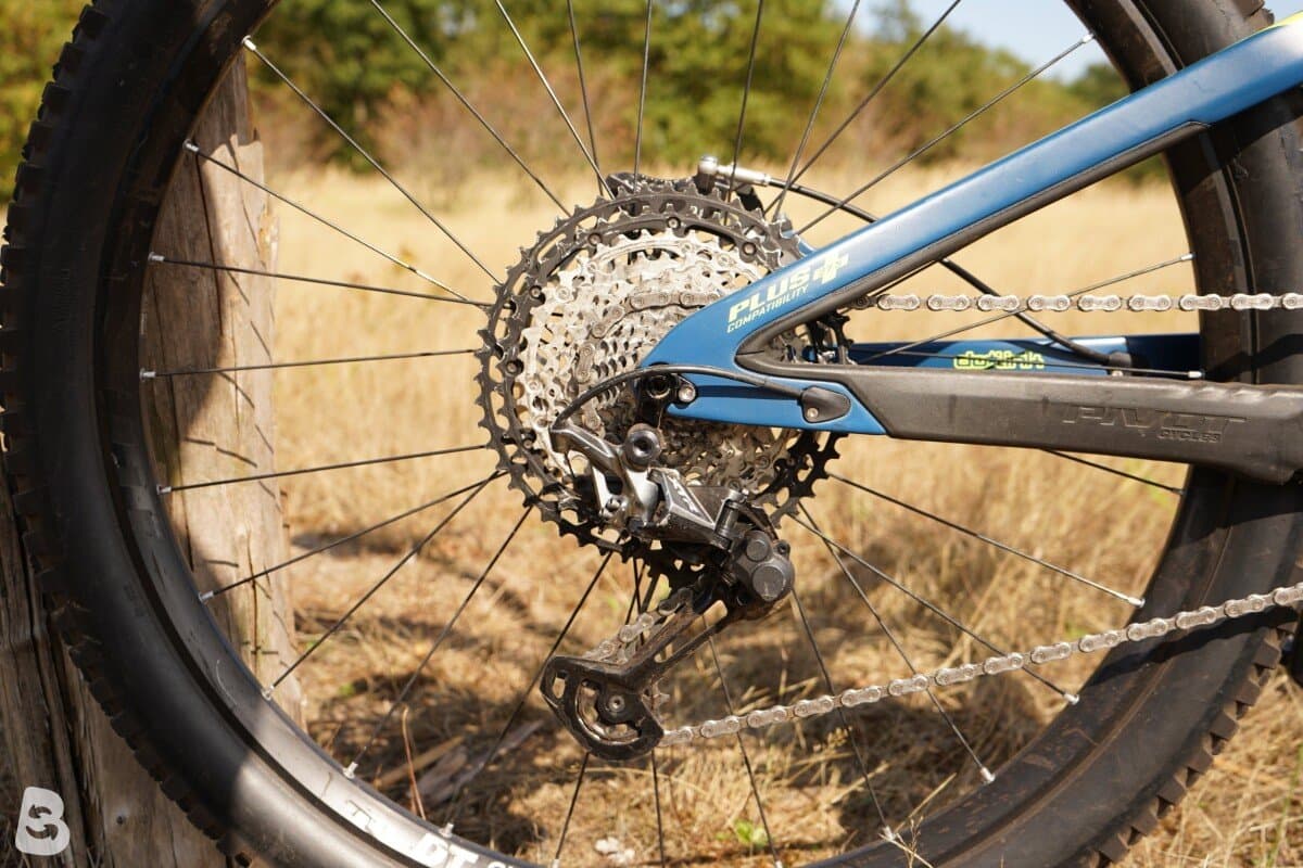 Pivot Firebird 29 Pro XT/XTR w/ Carbon Wheels 2021