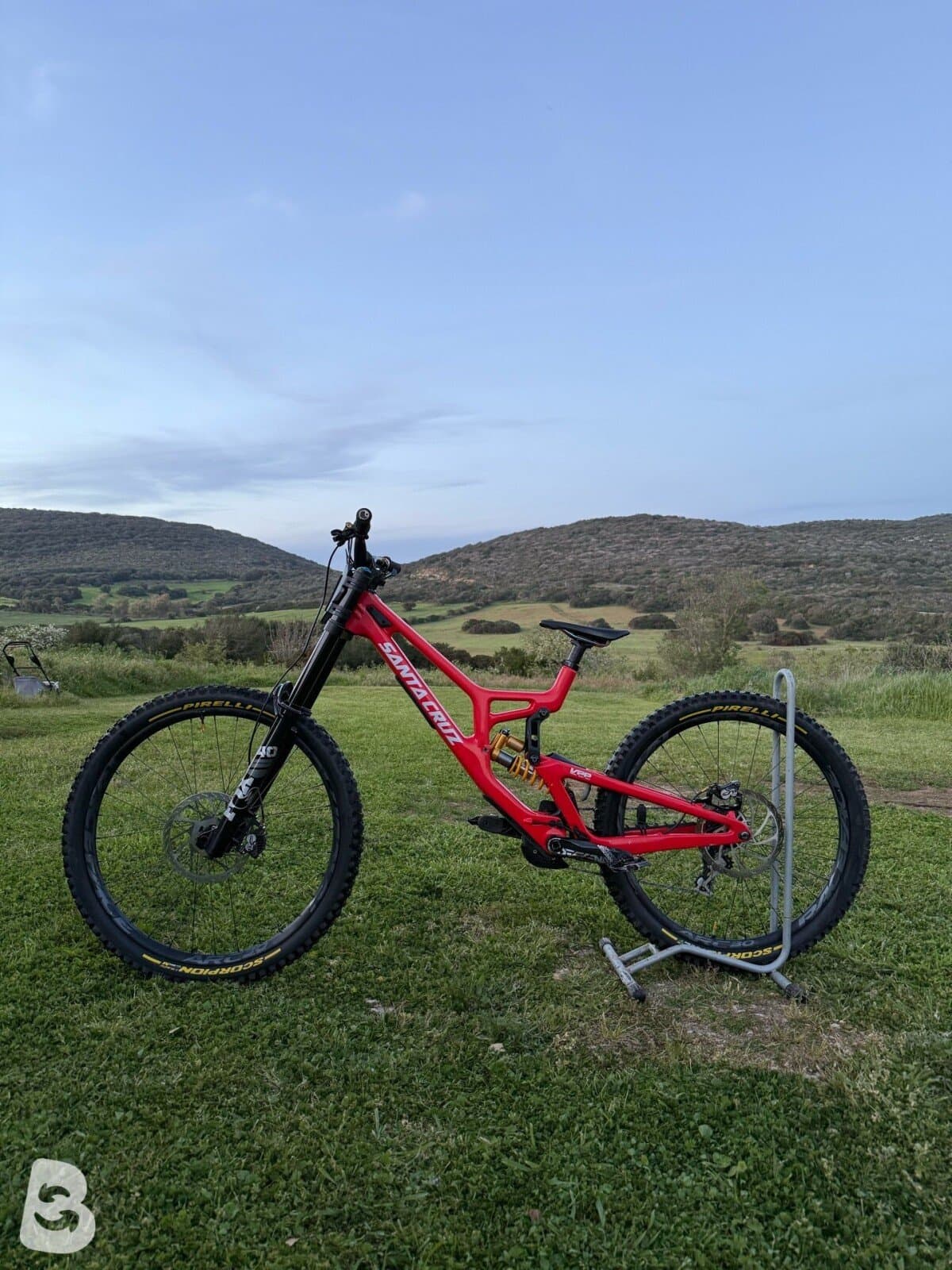 Santa Cruz V10 DH S / Carbon CC 2024