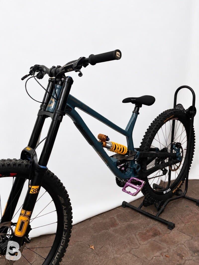 Commencal Furious Öhlins Edition 2023