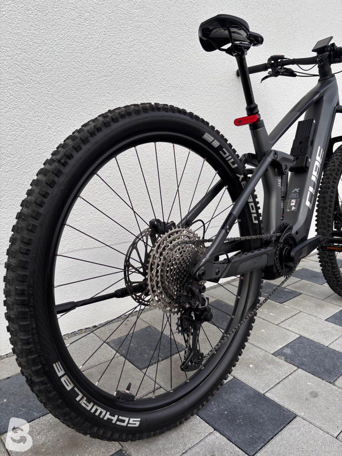 Cube Stereo hybrid 140 Race 750 2024