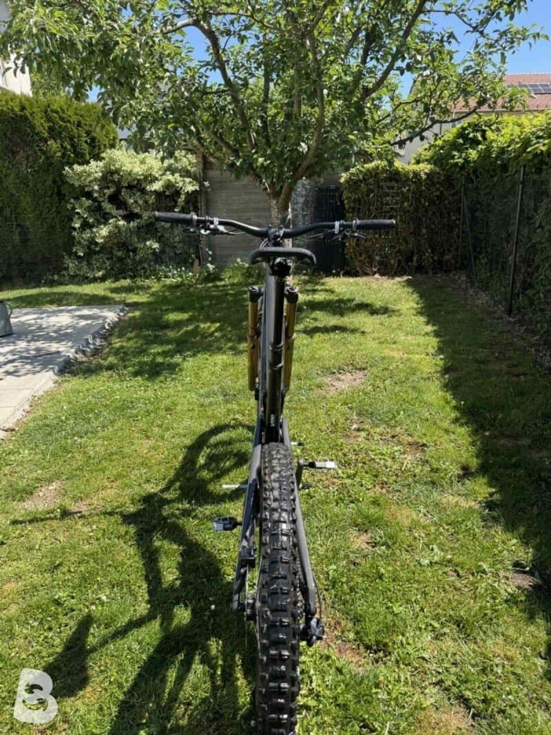 Santa Cruz Nomad 2023 V6 2023