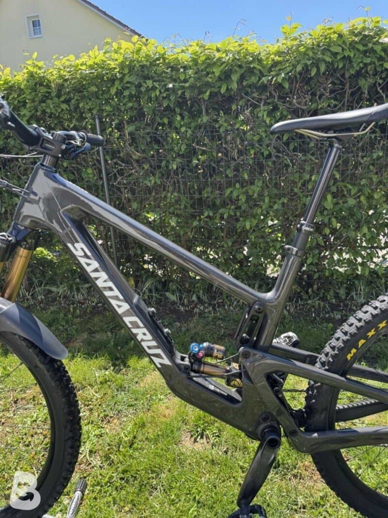 Santa Cruz Nomad 2023 V6 2023