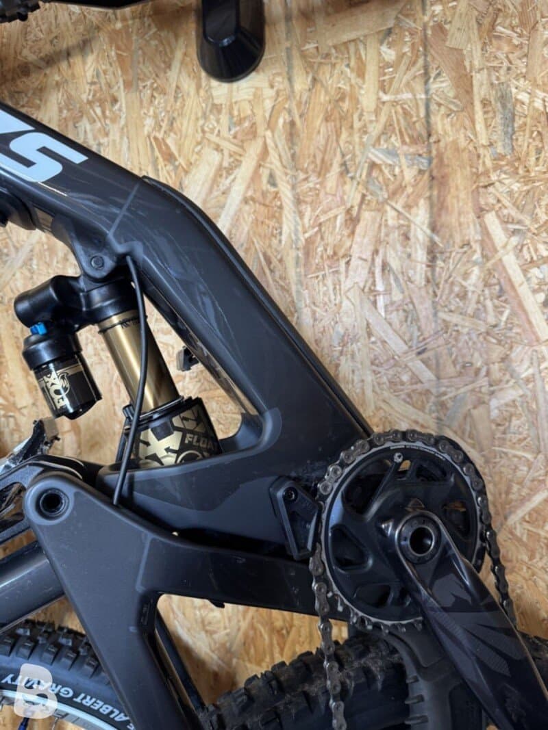 Santa Cruz Nomad 2023 V6 2023