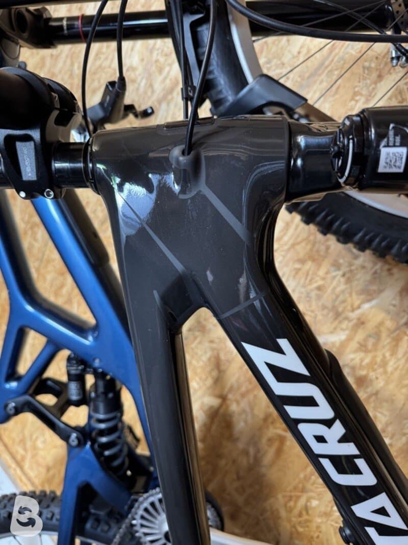 Santa Cruz Nomad 2023 V6 2023