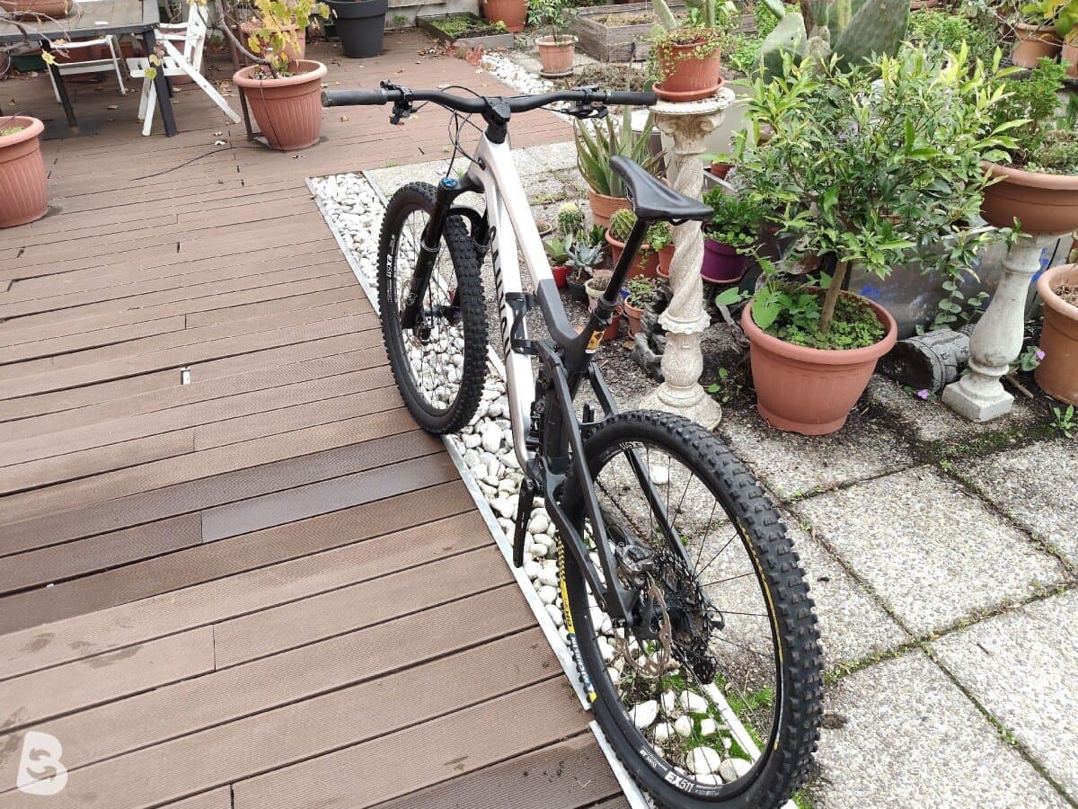 Canyon Strive CFR 2022