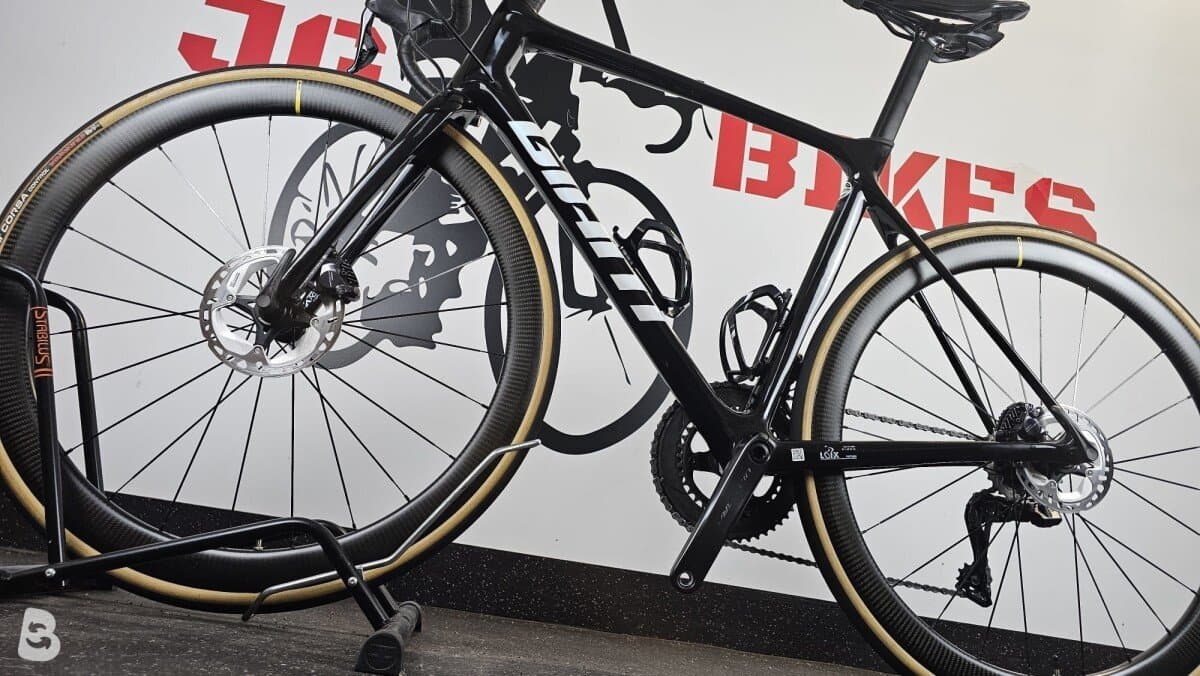 Giant Tcr advanced 0 disc ultegra di2 2x12 + carbon wheels Mavic 2023