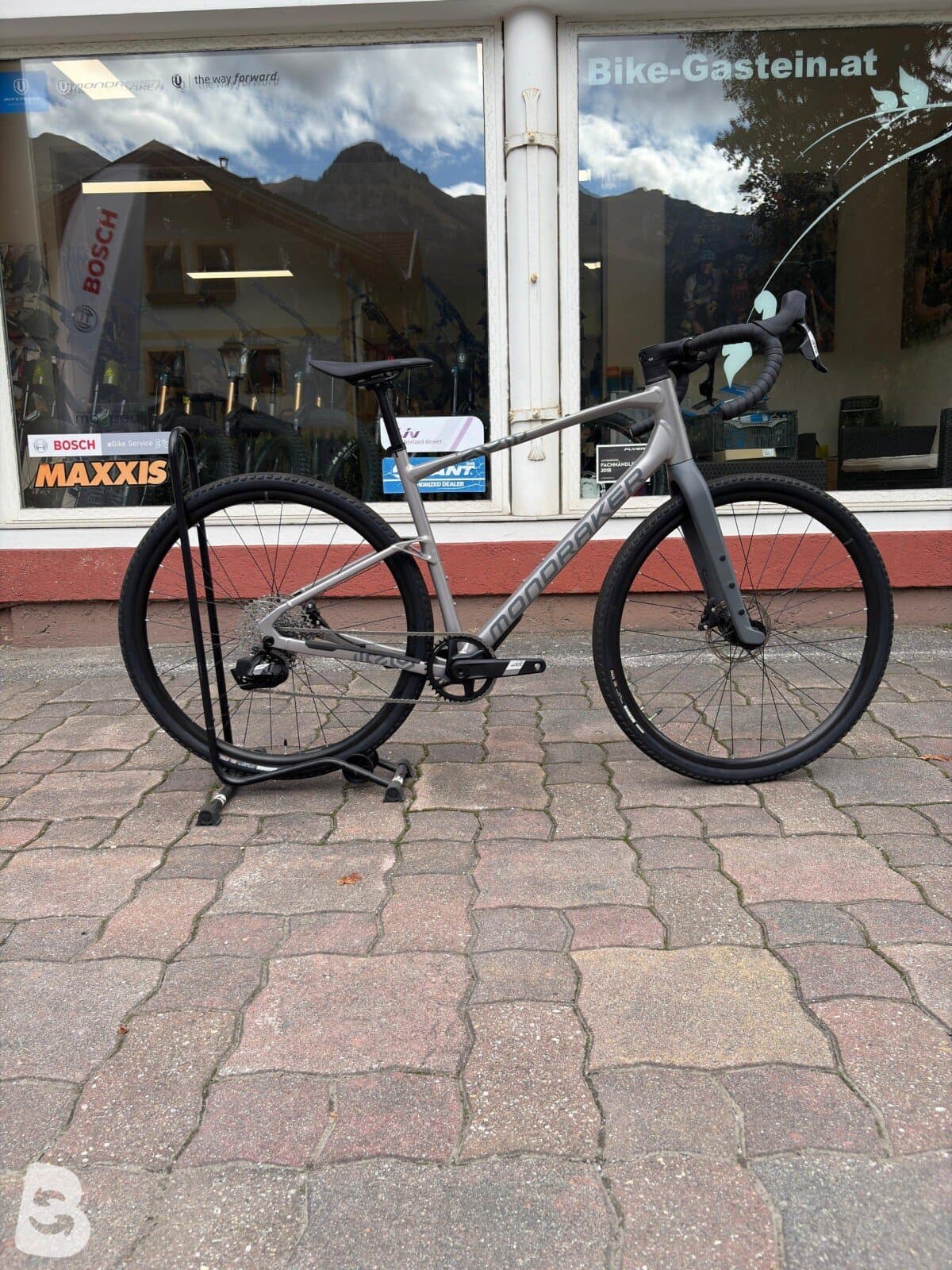 Mondraker Arid R Golden Silver 2026